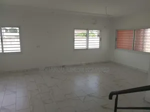 Meublé 7chbre Duplex dans Pos4444, Cocody à Louer