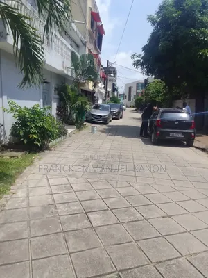 4chbre Villa dans Villa 4 Pcs, Yopougon à Vendre