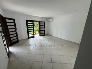 4chbre Villa dans Cocody à Louer