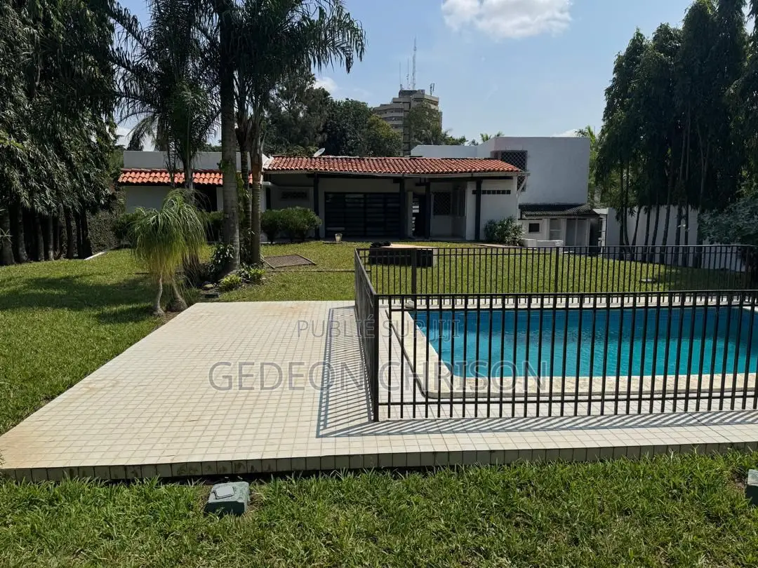 4chbre Villa dans Cocody à Louer