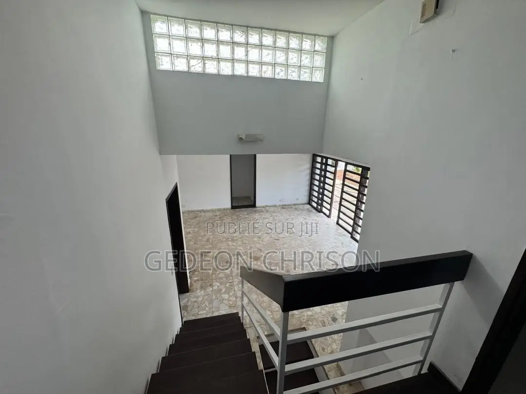 4chbre Villa dans Cocody à Louer