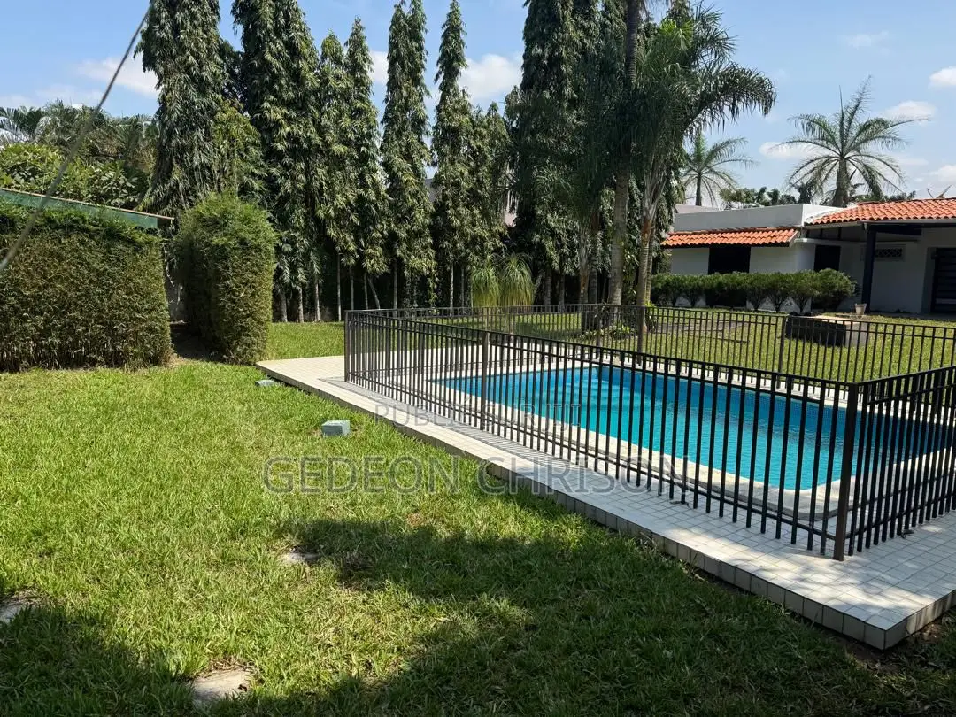 4chbre Villa dans Cocody à Louer