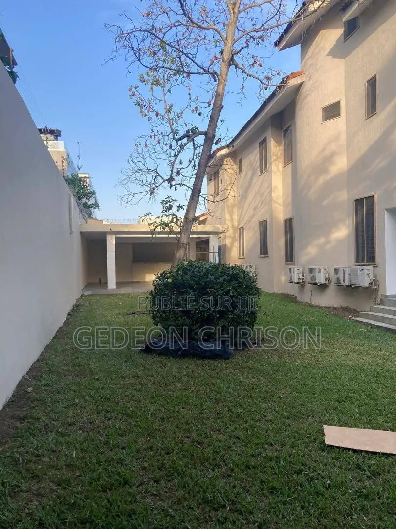 5chbre Villa dans Cocody à Louer