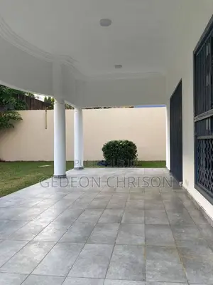 5chbre Villa dans Cocody à Louer