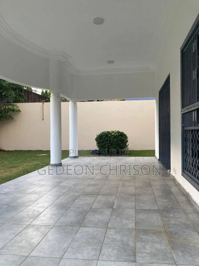 5chbre Villa dans Cocody à Louer