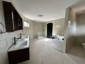 5chbre Villa dans Cocody à Louer