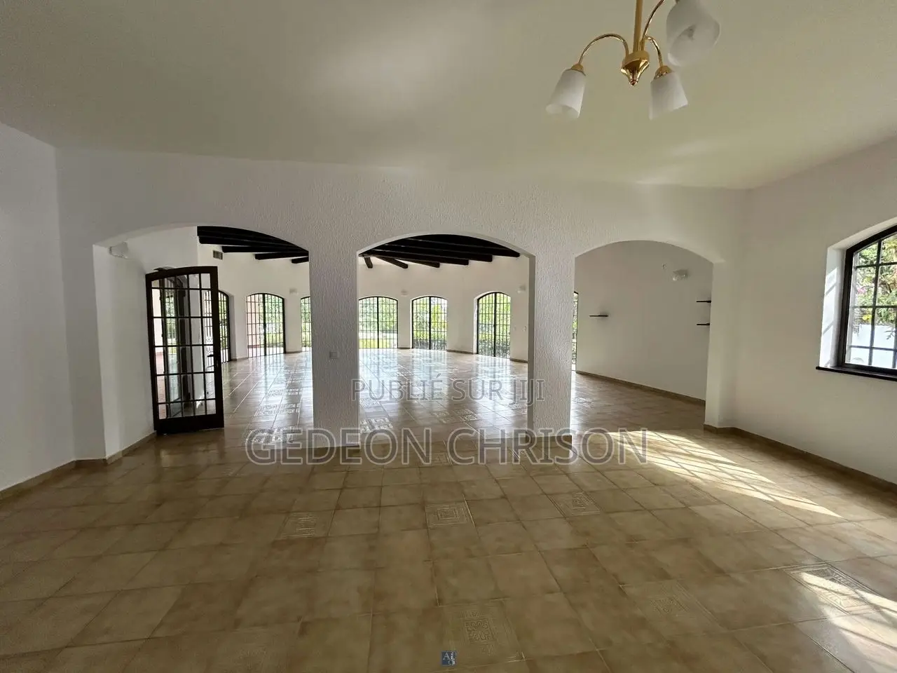 5chbre Villa dans Cocody à Louer