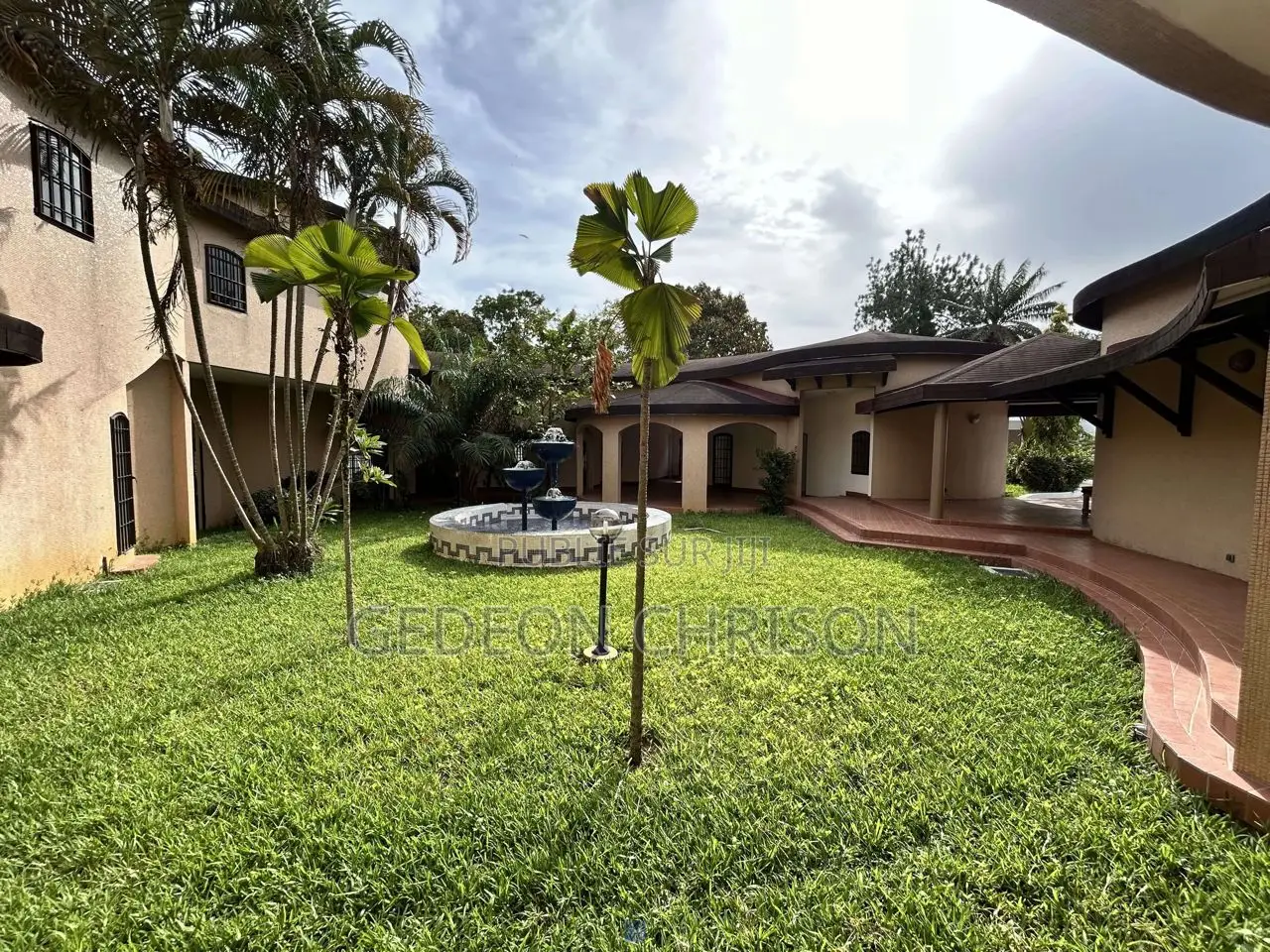 5chbre Villa dans Cocody à Louer