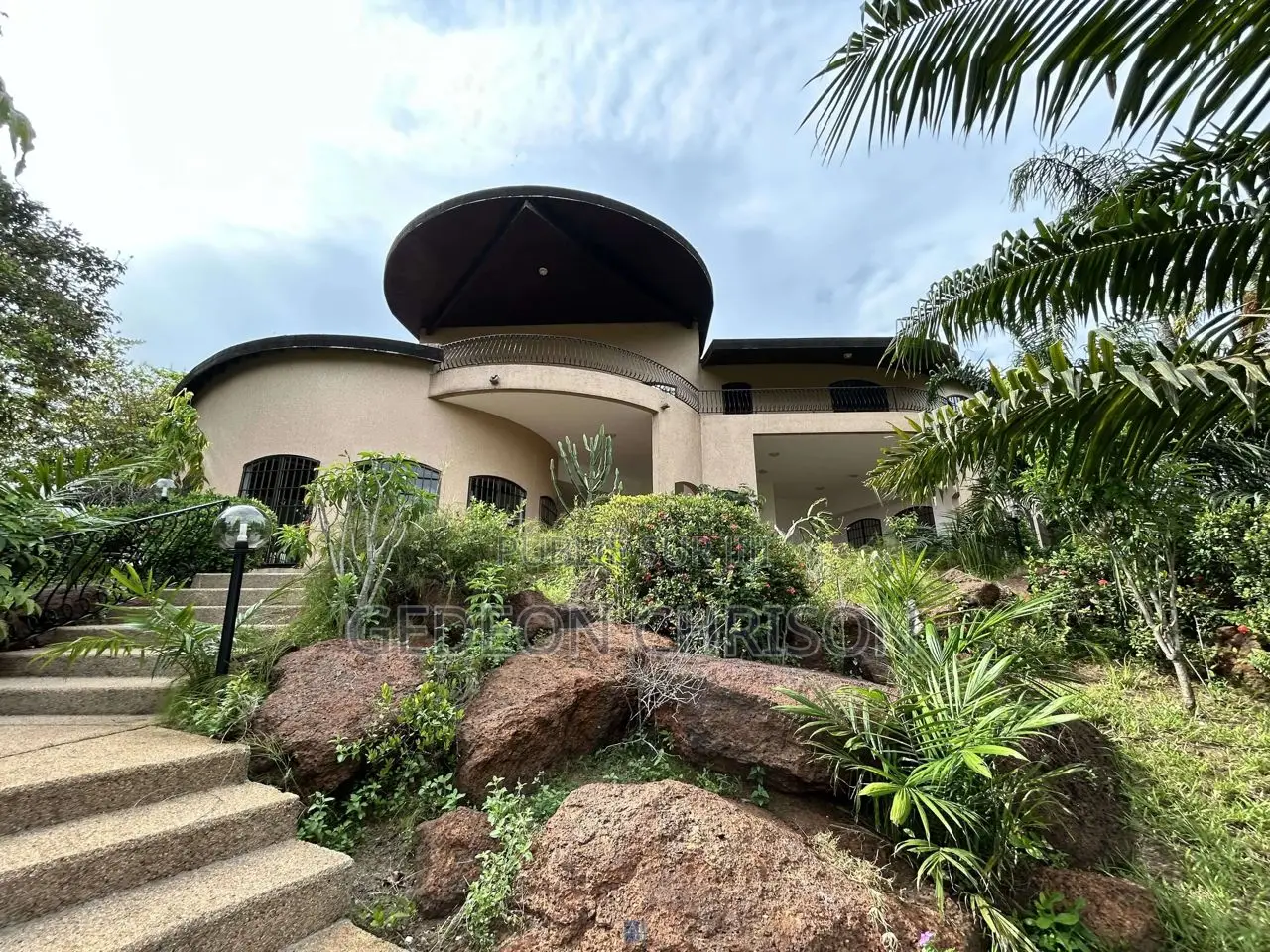5chbre Villa dans Cocody à Louer