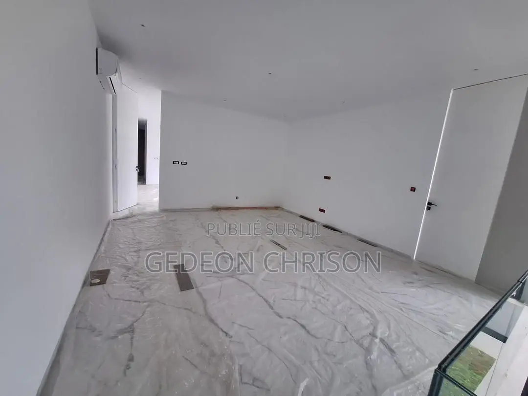 4chbre Villa dans Cocody à Louer
