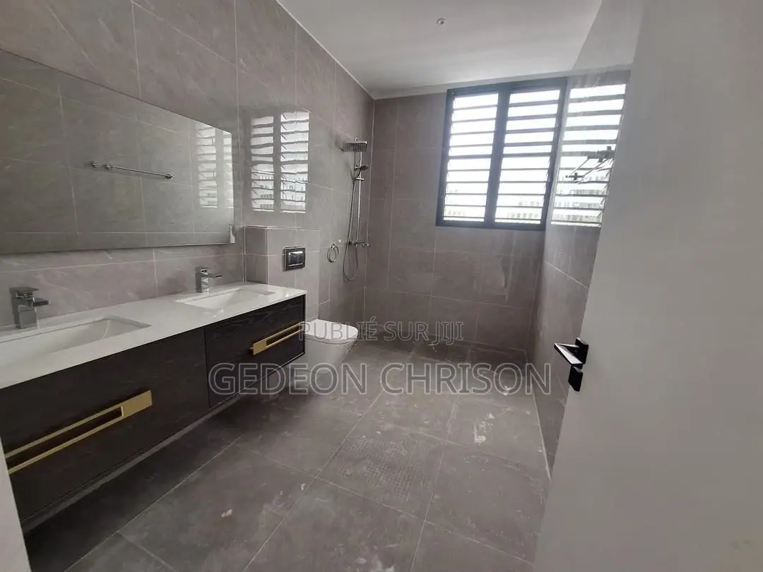 4chbre Villa dans Cocody à Louer