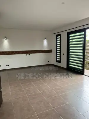 3chbre Villa dans Cocody à Louer