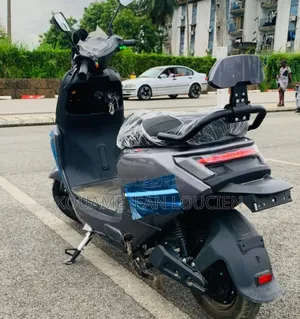 Nouveau Yamaha YBR125 2025 Noir
