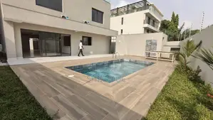4chbre Villa dans Duc Mohamed, Cocody à Vendre