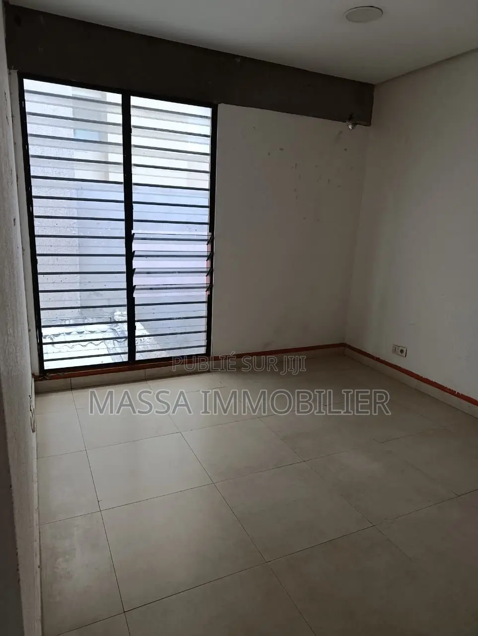 5chbre Villa dans Massa Immobilier, Cocody à Louer