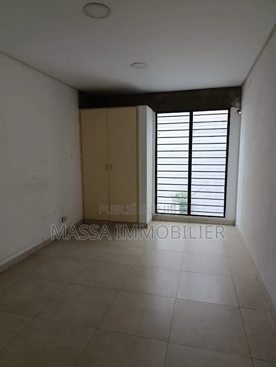 5chbre Villa dans Massa Immobilier, Cocody à Louer