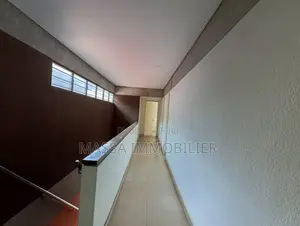 5chbre Villa dans Massa Immobilier, Cocody à Louer