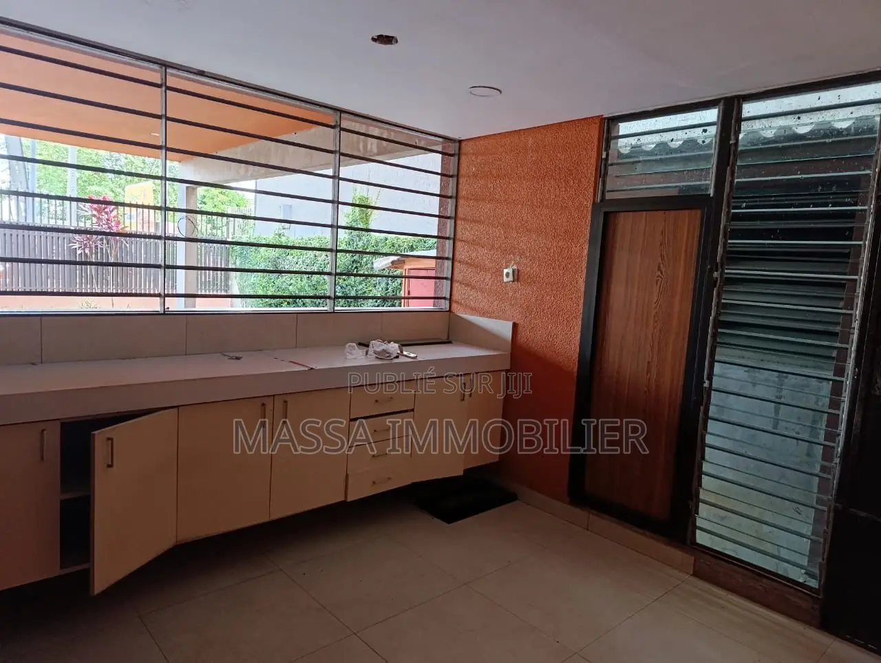 5chbre Villa dans Massa Immobilier, Cocody à Louer