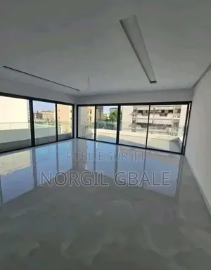 7chbre Villa dans Avec Norco, Cocody à Louer