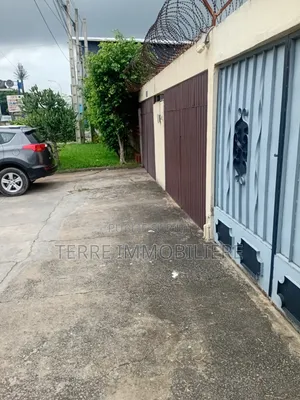 4chbre Maison de ville / Terrasse dans La Terre Immobilière, Cocody
