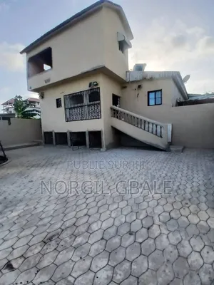 4chbre Villa dans Avec, Cocody à Louer