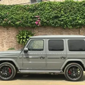 Mercedes-Benz G-Class 2024 Gris