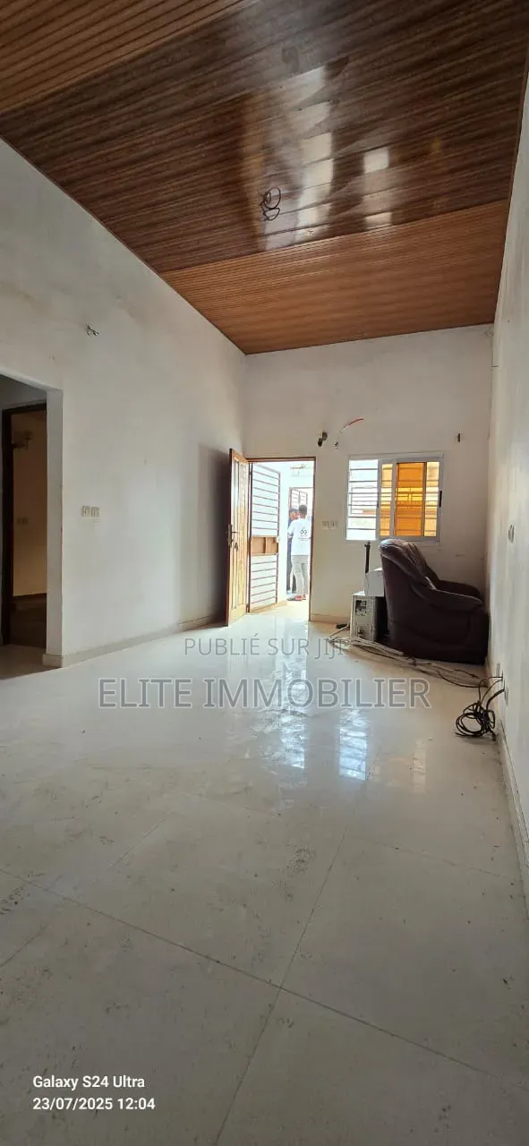 3chbre Villa dans Modeste, Grand-Bassam à Vendre