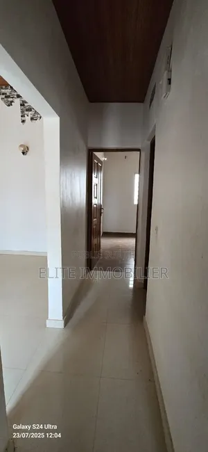 3chbre Villa dans Modeste, Grand-Bassam à Vendre