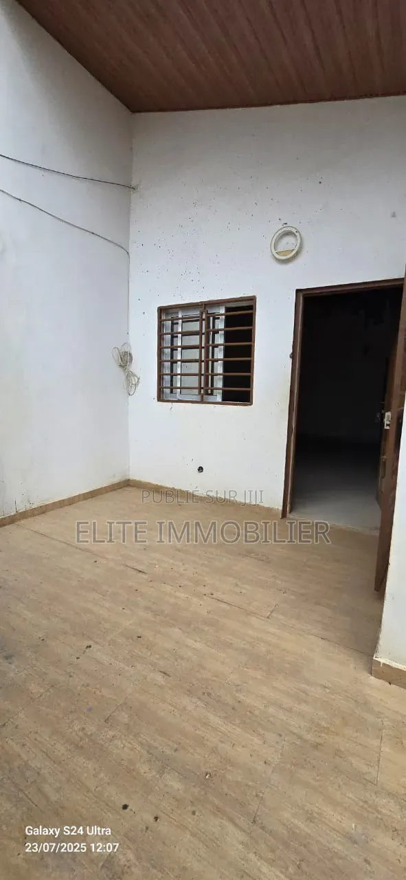 3chbre Villa dans Modeste, Grand-Bassam à Vendre