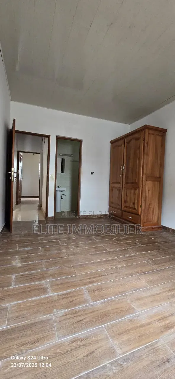 3chbre Villa dans Modeste, Grand-Bassam à Vendre
