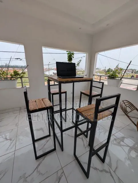 Meublé 5chbre Duplex dans Modeste, Grand-Bassam à Vendre