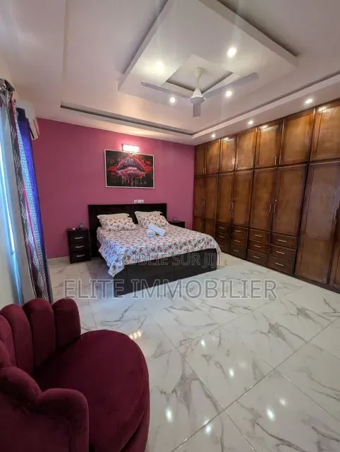 Meublé 5chbre Duplex dans Modeste, Grand-Bassam à Vendre
