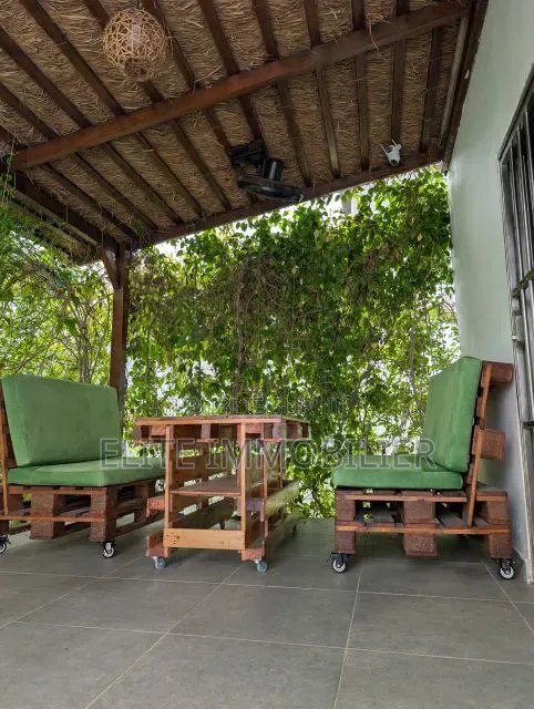 Meublé 5chbre Duplex dans Modeste, Grand-Bassam à Vendre