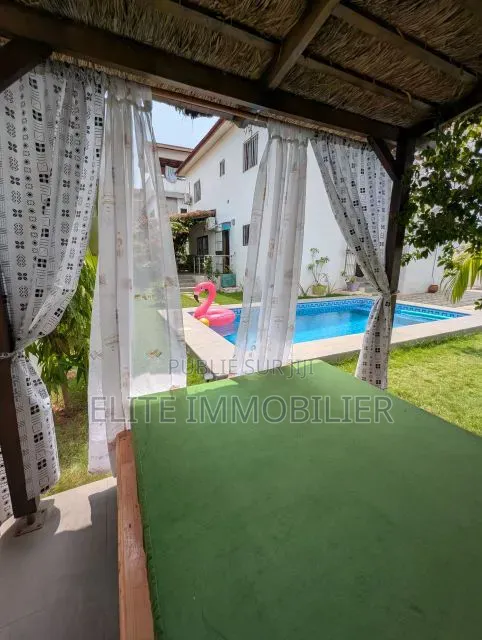 Meublé 5chbre Duplex dans Modeste, Grand-Bassam à Vendre