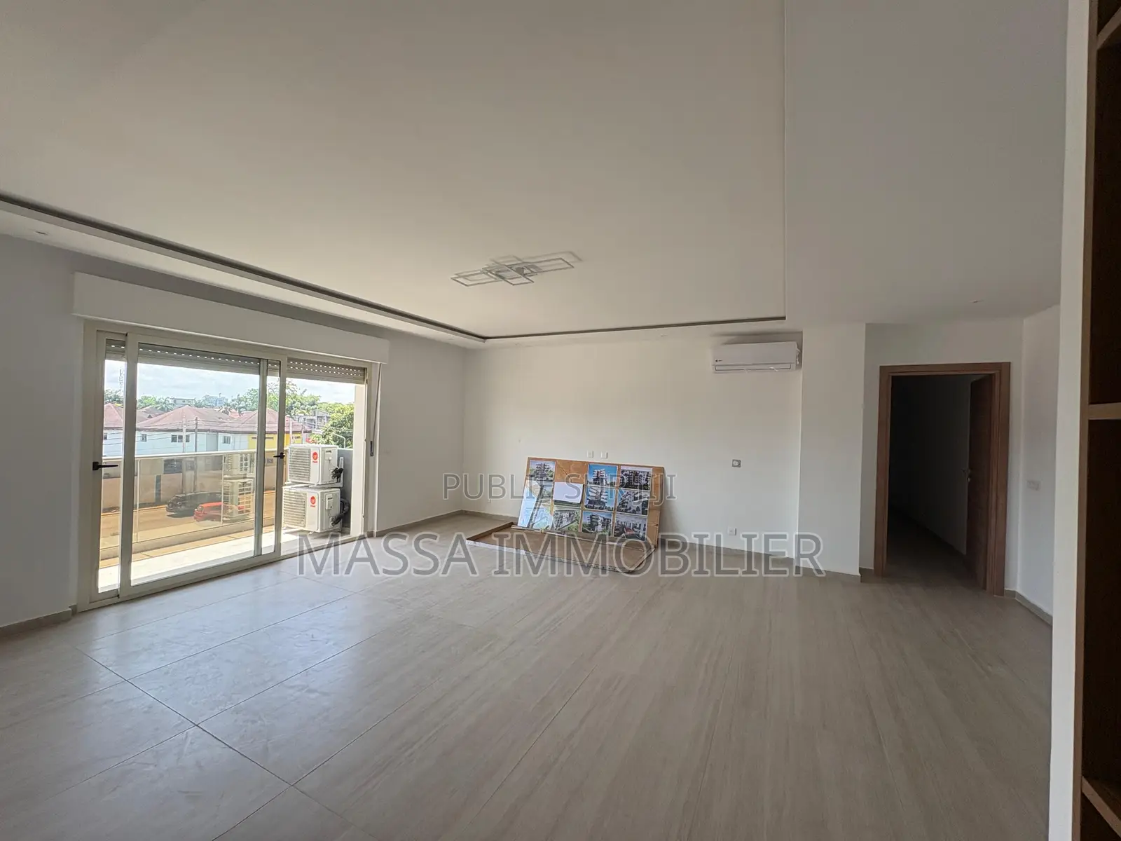 3chbre Appartement dans Massa Immobilier, Cocody à Louer