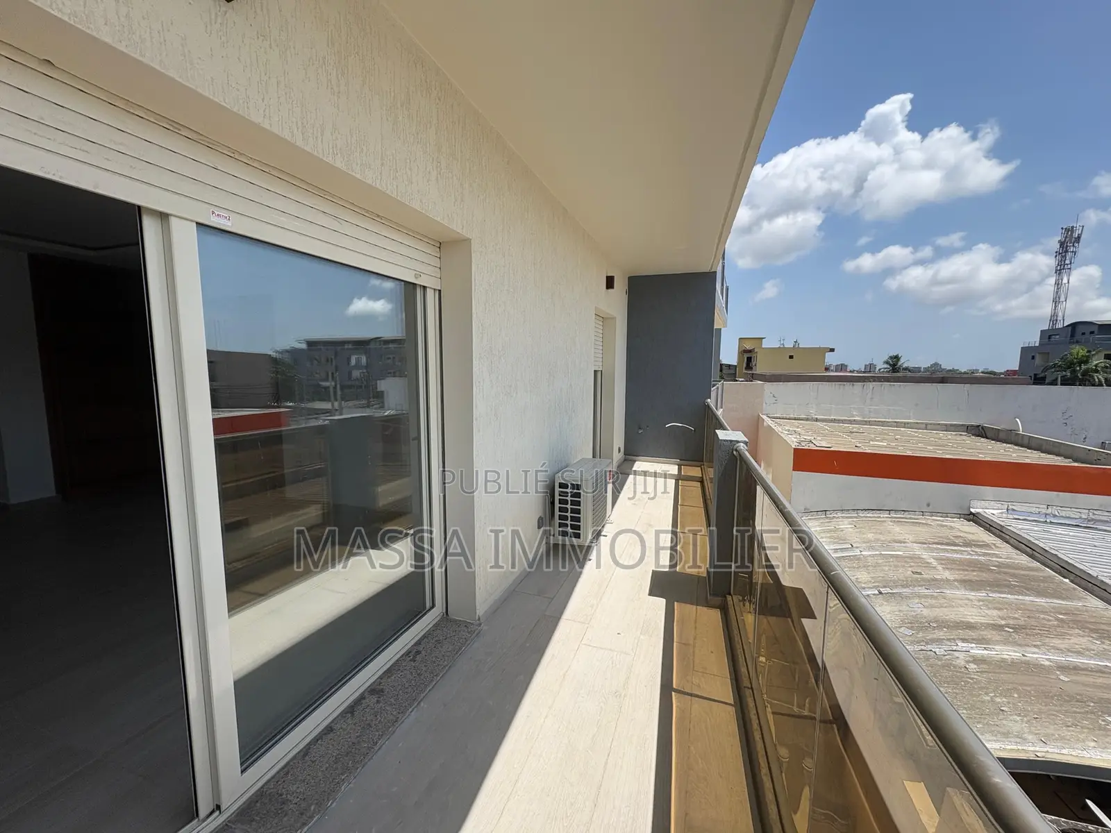 3chbre Appartement dans Massa Immobilier, Cocody à Louer
