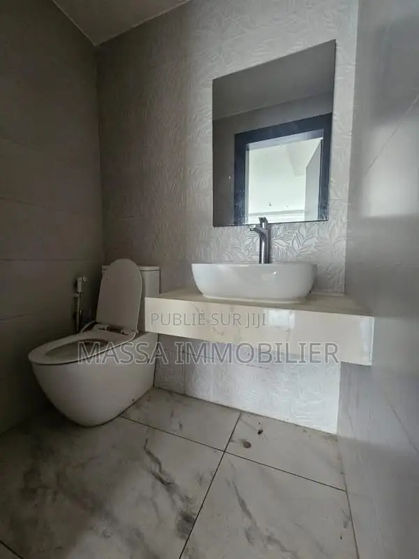 3chbre Appartement dans Massa Immobilier, Cocody à Louer