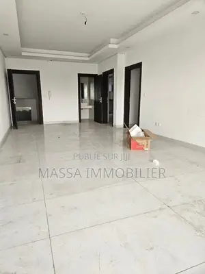 3chbre Appartement dans Massa Immobilier, Cocody à Louer