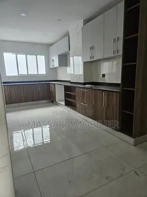3chbre Appartement dans Massa Immobilier, Cocody à Louer