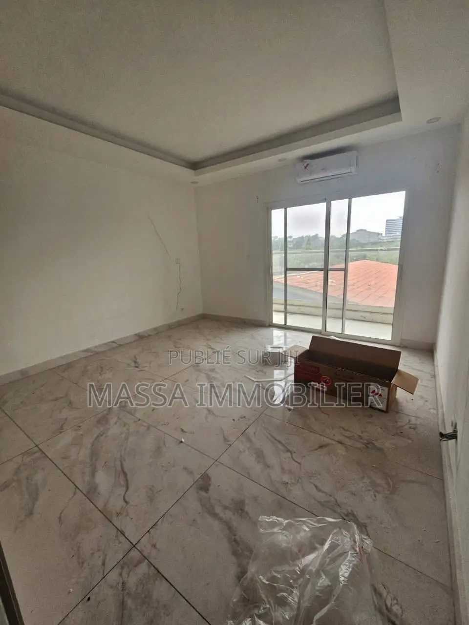3chbre Appartement dans Massa Immobilier, Cocody à Louer