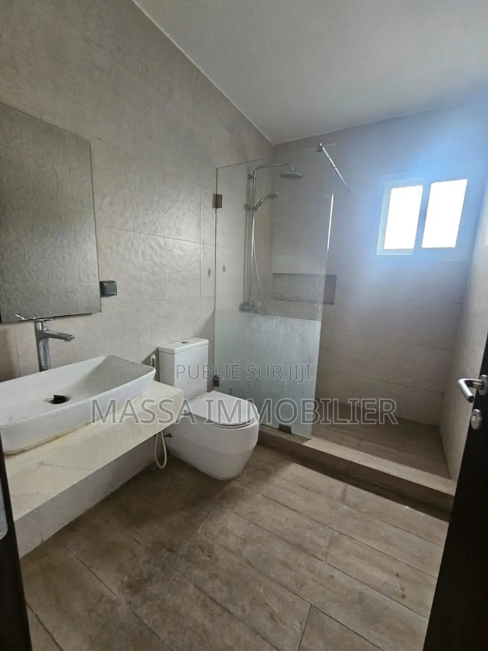 3chbre Appartement dans Massa Immobilier, Cocody à Louer