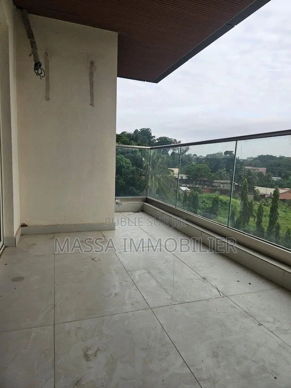 3chbre Appartement dans Massa Immobilier, Cocody à Louer