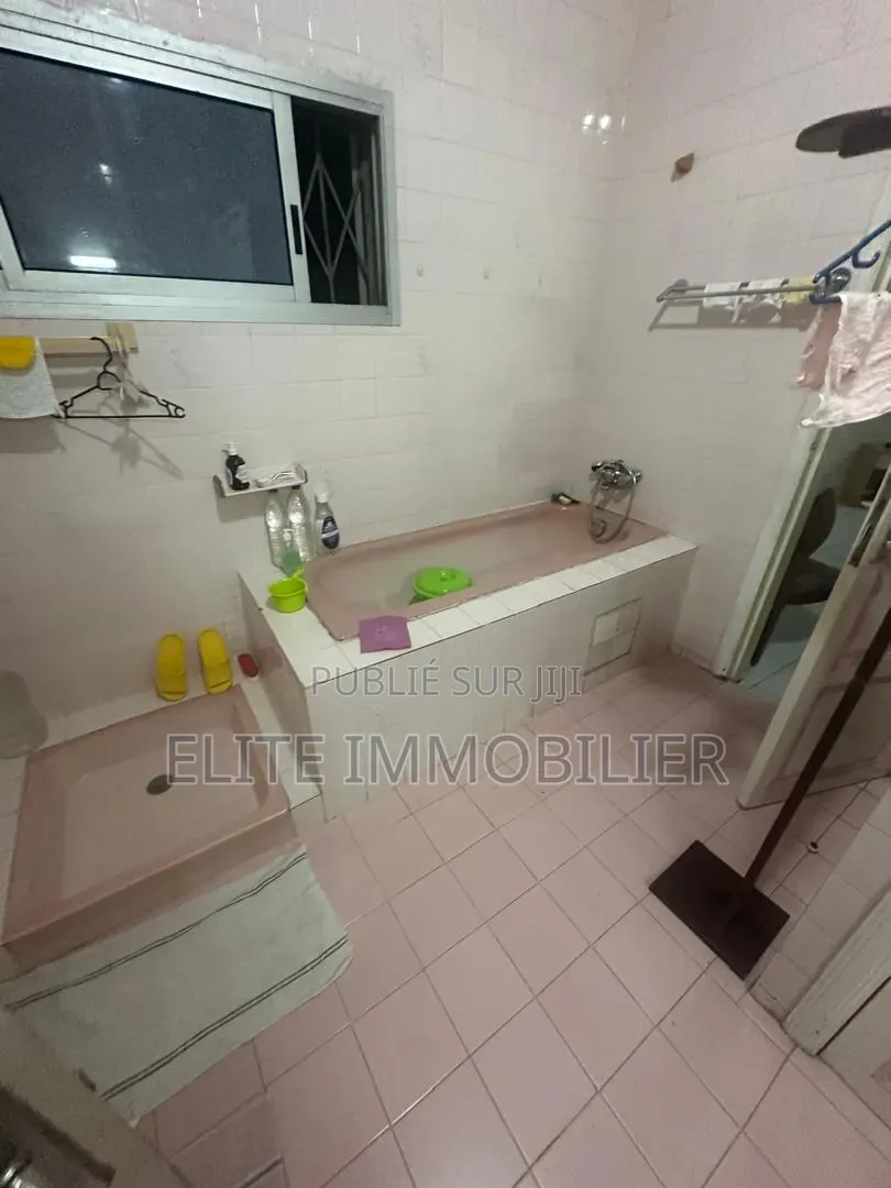 Meublé 14chbre Duplex dans Cocody Angre à Louer