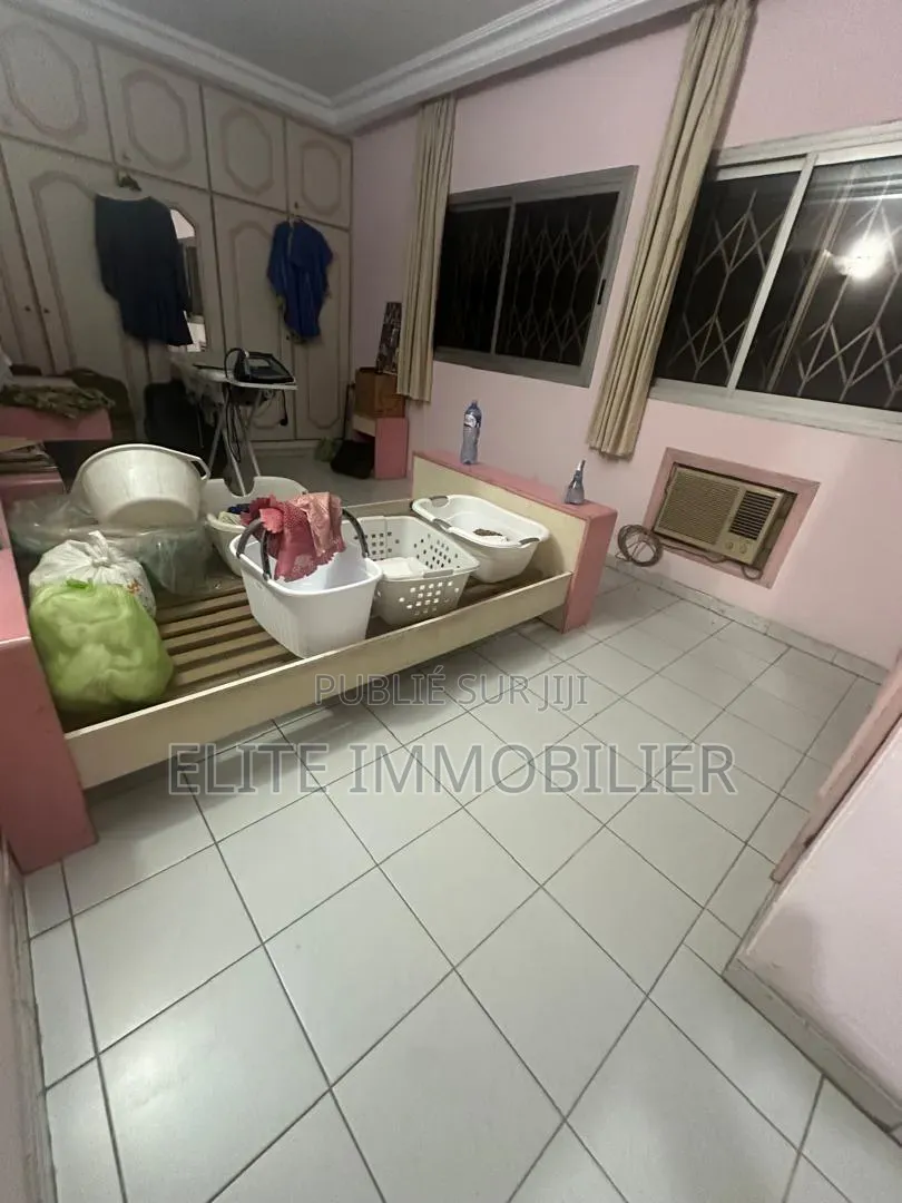Meublé 14chbre Duplex dans Cocody Angre à Louer