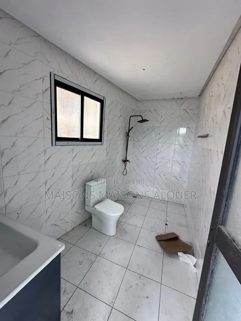 4chbre Villa dans Ibrahim, Cocody à Louer