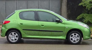 Peugeot 208 2012 Vert