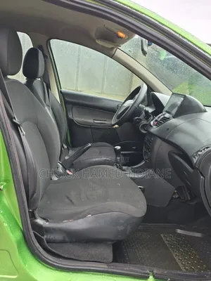 Peugeot 208 2012 Vert