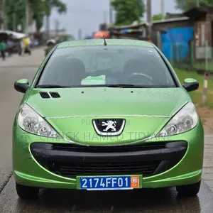 Peugeot 208 2012 Vert