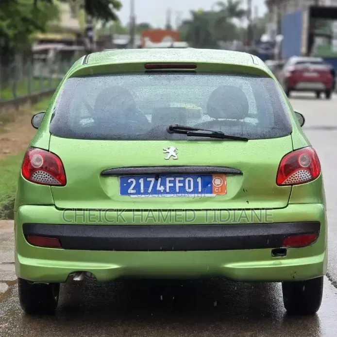 Peugeot 208 2012 Vert