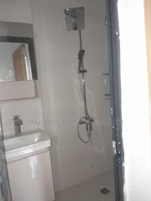 4chbre Villa dans Ibrahim, Cocody à Louer